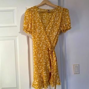 Zaful Yellow ditzy flower wrap dress (L)